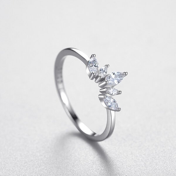S925 Silver Crown Sparkle Diamond Ring Women's Elegant Luxury Micro-inlaid Cross-border Ring Instagram Internet Popular All-match Hand Jewelry - Image 3