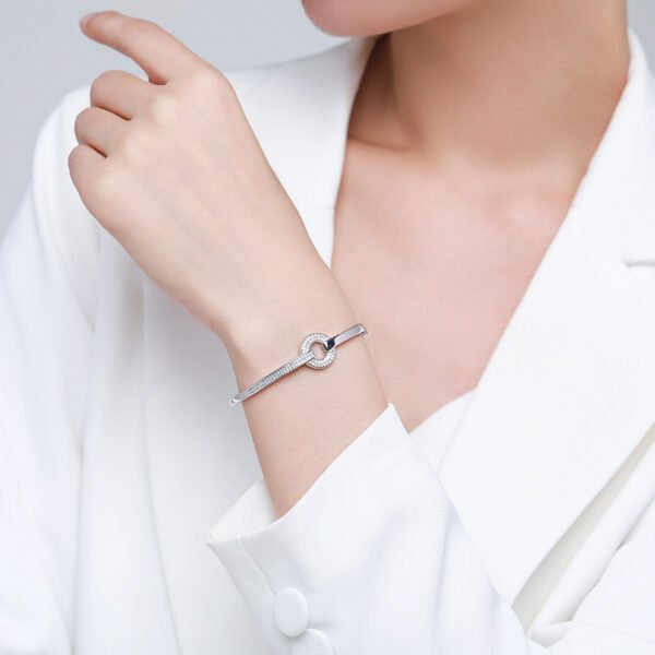 S925 silver bracelet Women's European and American cross-border high-grade round diamond bracelet ins niche design jewelry wholesale - Image 2