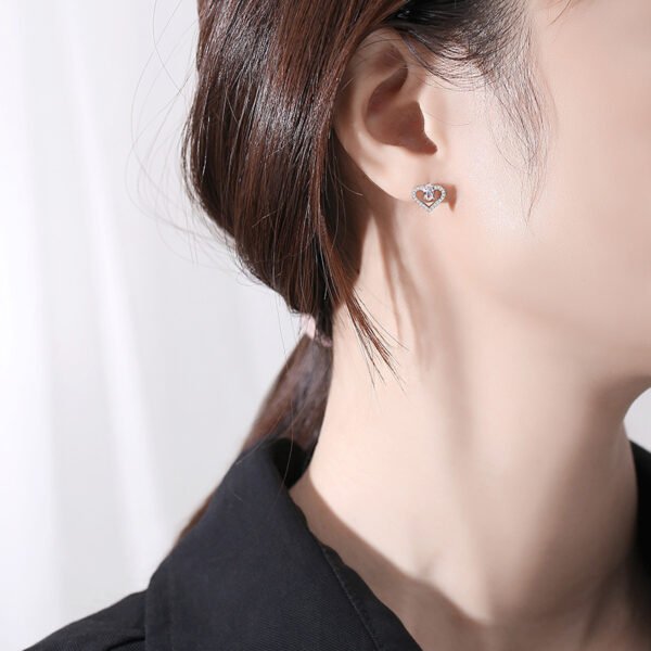 S925 sterling silver lovely stud earrings women's Korean-style fashion personalized diamond-embedded heart-shaped earrings ins All-match ear jewelry wholesale - Image 2
